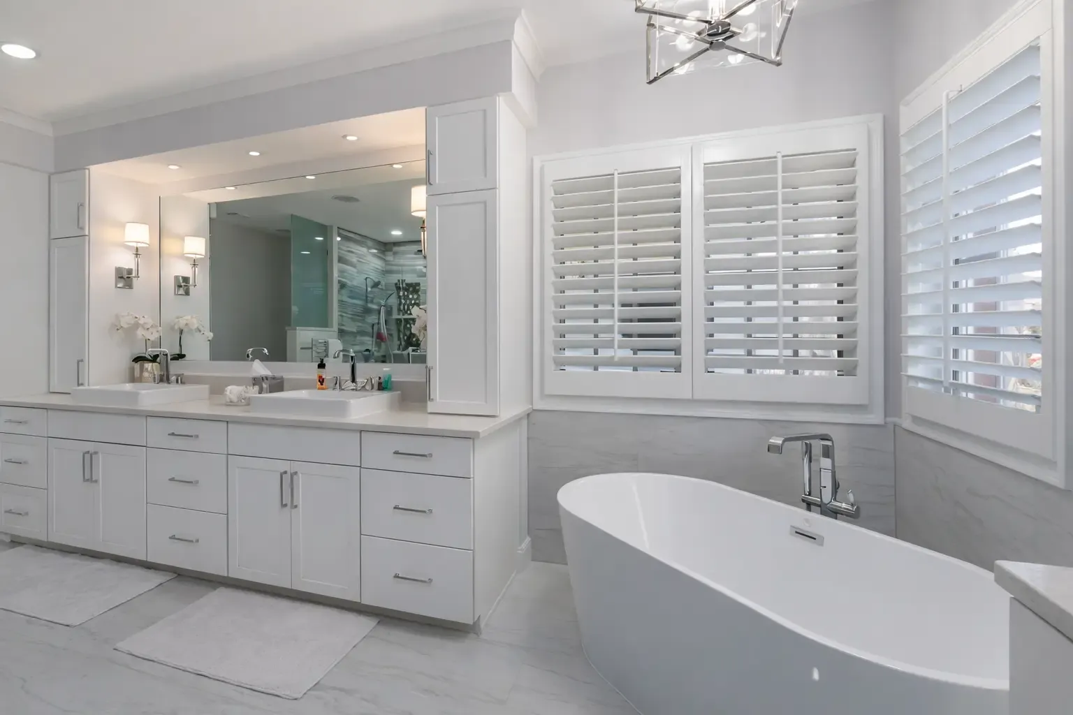 Primary bath with freestanding tub